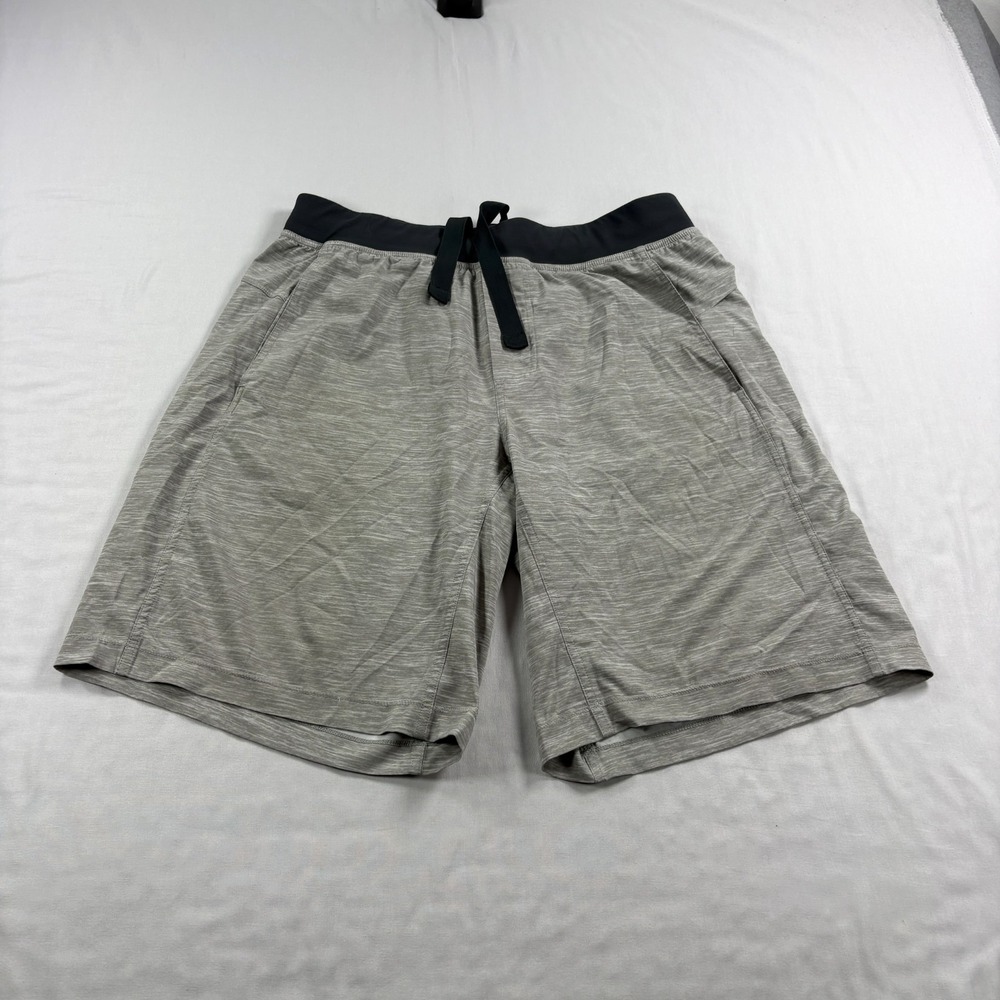 Lululemon Shorts Mens Large Gray Athletic Gym Training Performance Stretch